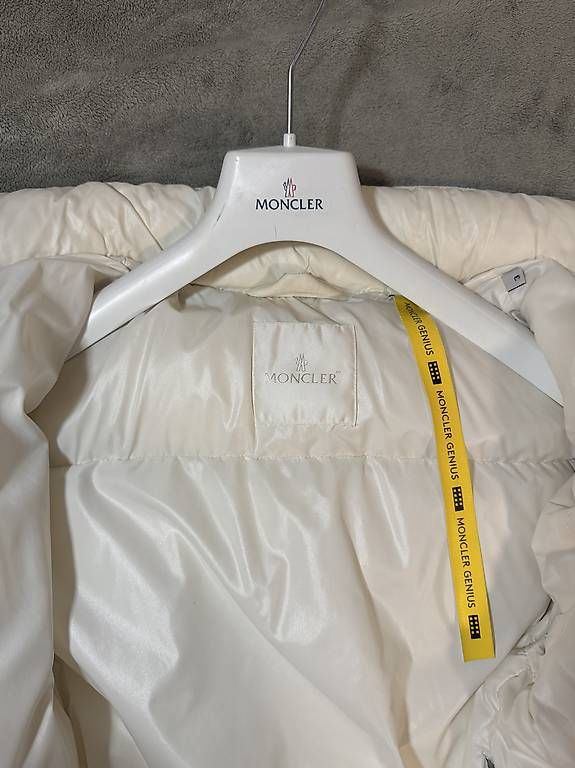 Giacche: Moncler Jacke/Winterpuffer – Usato da Zürich venduto da Thomas_Rado 2
