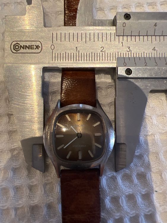 Montre Ancienne KIENZLE BOUTIQUE Pour Femme - Mécanique à Remontage Manuel, Boîtier Rectangle Doré, Bracelet Rouge - Années 50