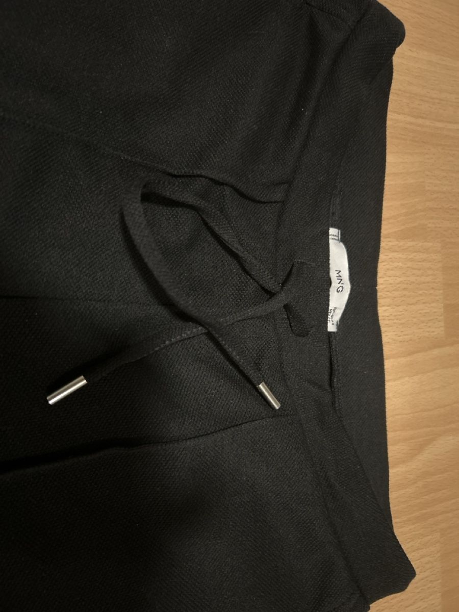 Mango Pantaloni: Stoffhose von Mango Gr.S -NEU- – Nuovo (secondo la descrizione) da Kreuzlingen venduto da jamie45 1