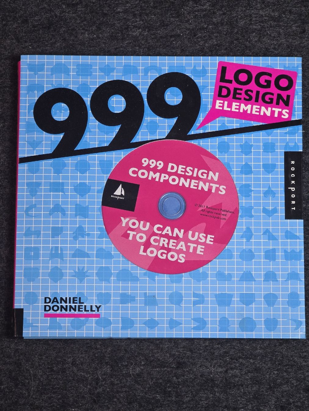 Libri: 999 Logo Design Elements, Livre de Daniel Donnelly, Top! – Nuovo (secondo la descrizione) da Champagne venduto da LoomiStudio