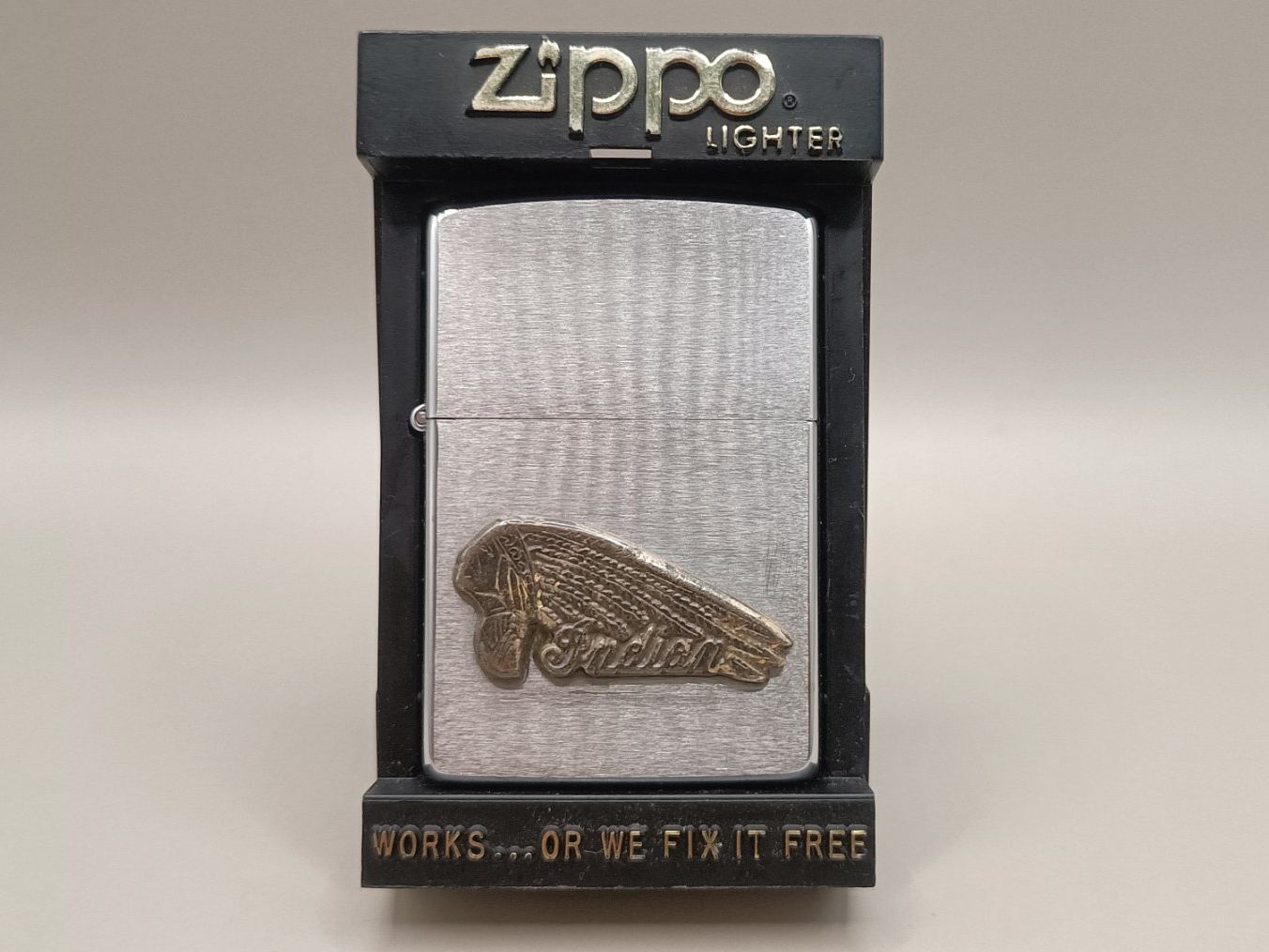 Zippo Accendini: Zippo Indian Motors 1993 NEW BOX – Nuovo e nell'imballaggio originale da Pampigny venduto da Calypso06