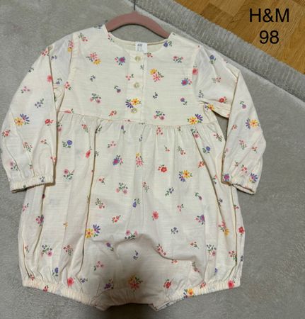 H&M Einzeiler, Gr. 98, Blumenmuster, NEU!