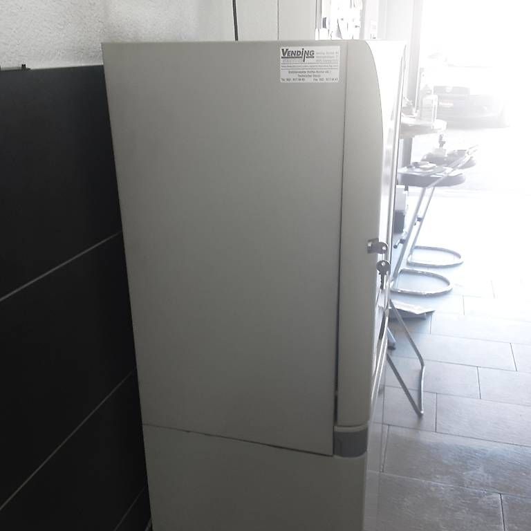 Macchine per caffè & Macchine per espresso: Kaffeeautomat  Standgerät – Usato da Emmenbrücke venduto da Zoll58 3