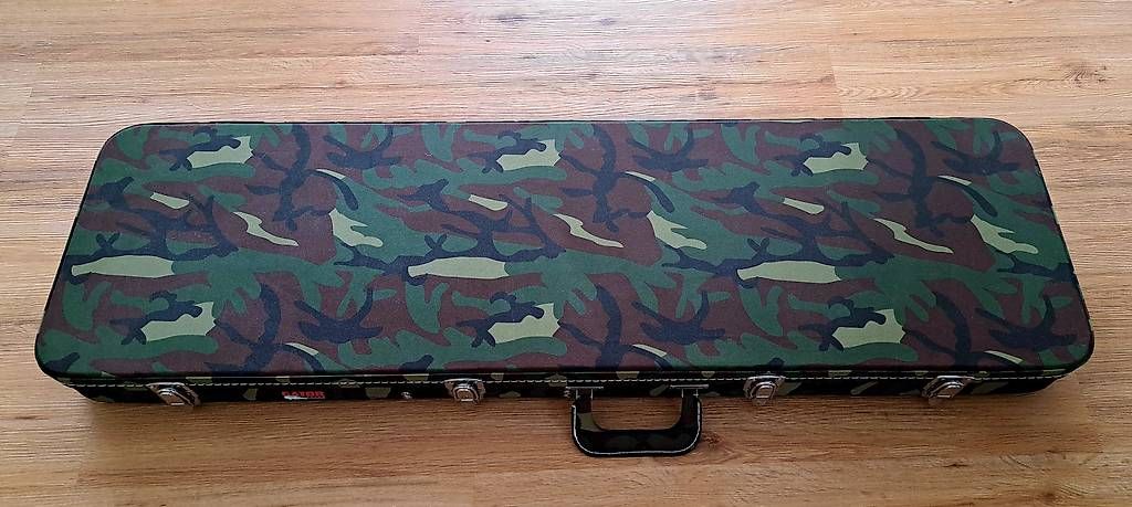 Strumenti musicali: Gator e-guitar / e-bass Hard Case – Nuovo (secondo la descrizione) da Unterseen venduto da P4R