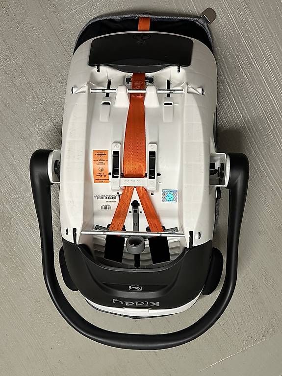 Kiddy Seggiolini per auto: Babyschale / Autositz Kiddy mit Liegefunktion – Usato da Uster venduto da staernli4 4