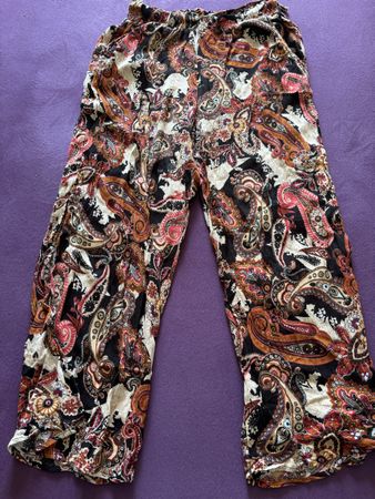 Chicoree Sommerhose, Grösse XS, mit geschlitztem Bein