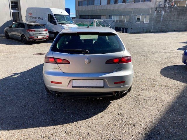 Alfa Romeo Automobili: Alfa Romeo 159 SW 2.4 JTD 20V – Usato da Frauenkappelen venduto da Autohaus-Bern 2