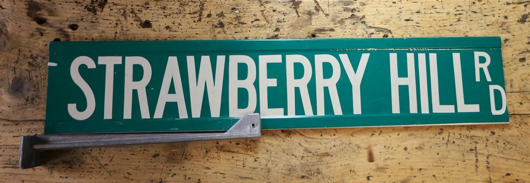 Schilder: Strassenschild "Strawberry Hill Road" – Gebraucht aus Birrwil von brandschatz_birrwil 2