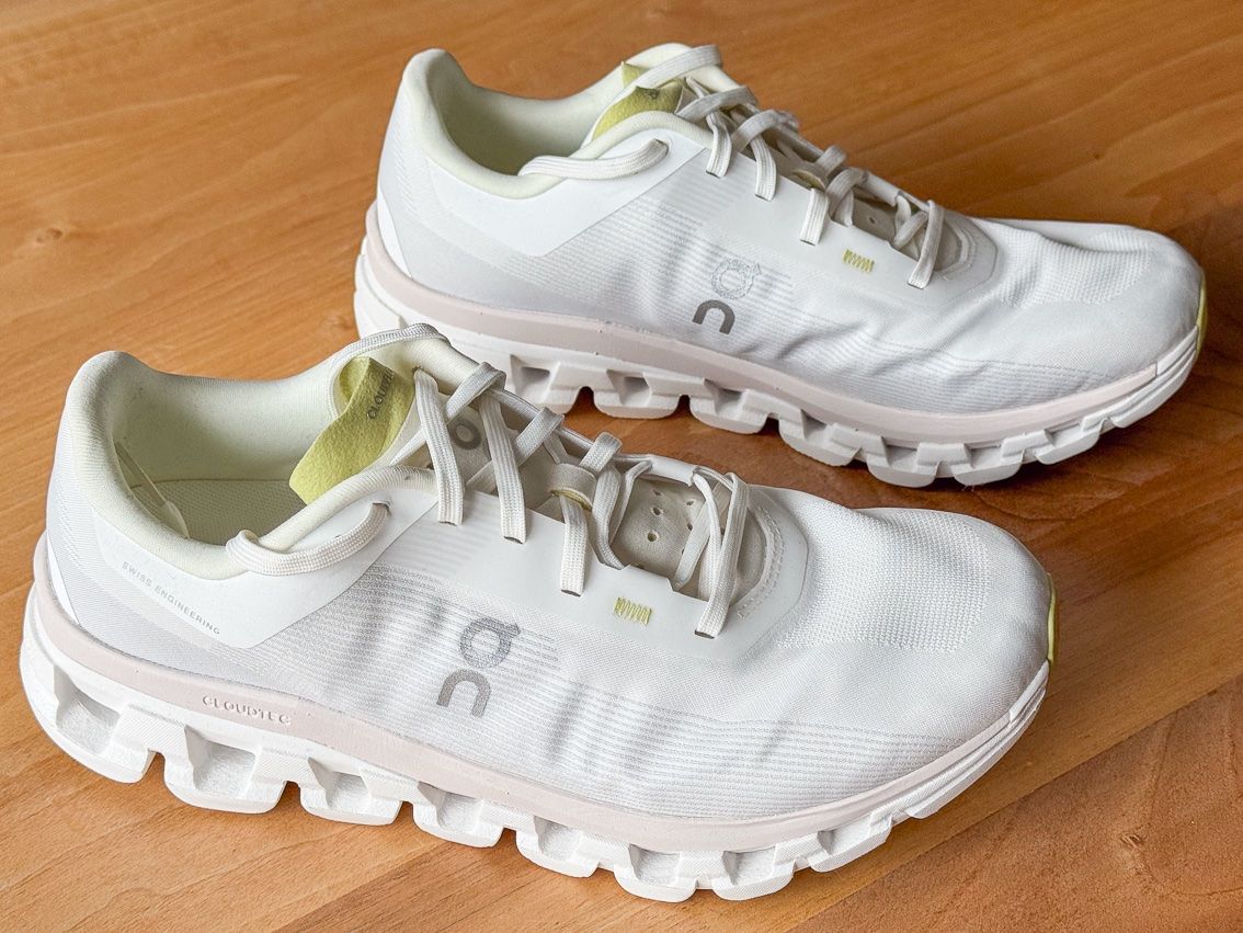 On Scarpe da uomo: On Cloudflow 4 Men weiss (neu!) – Nuovo (secondo la descrizione) da Schänis venduto da topfuel98
