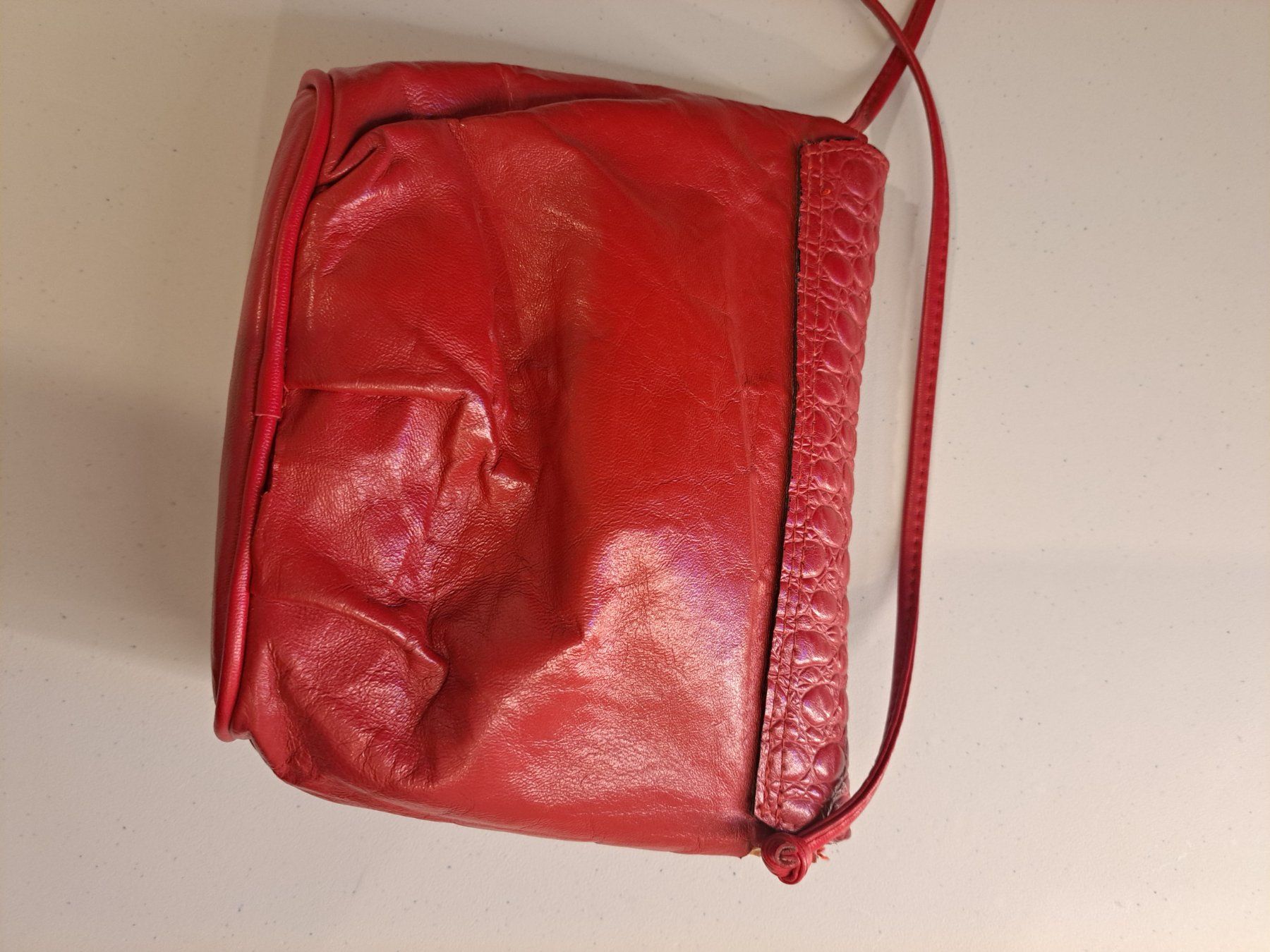 Borse da donna: Rote Ledertasche, Kroko-Optik, Vintage 80er – Usato da La Neuveville venduto da Vestiaire_2011 5