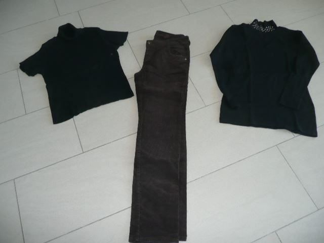 Lots de vêtements: Kleiderpaket mit Cordhose – D'occasion à Zug par falama