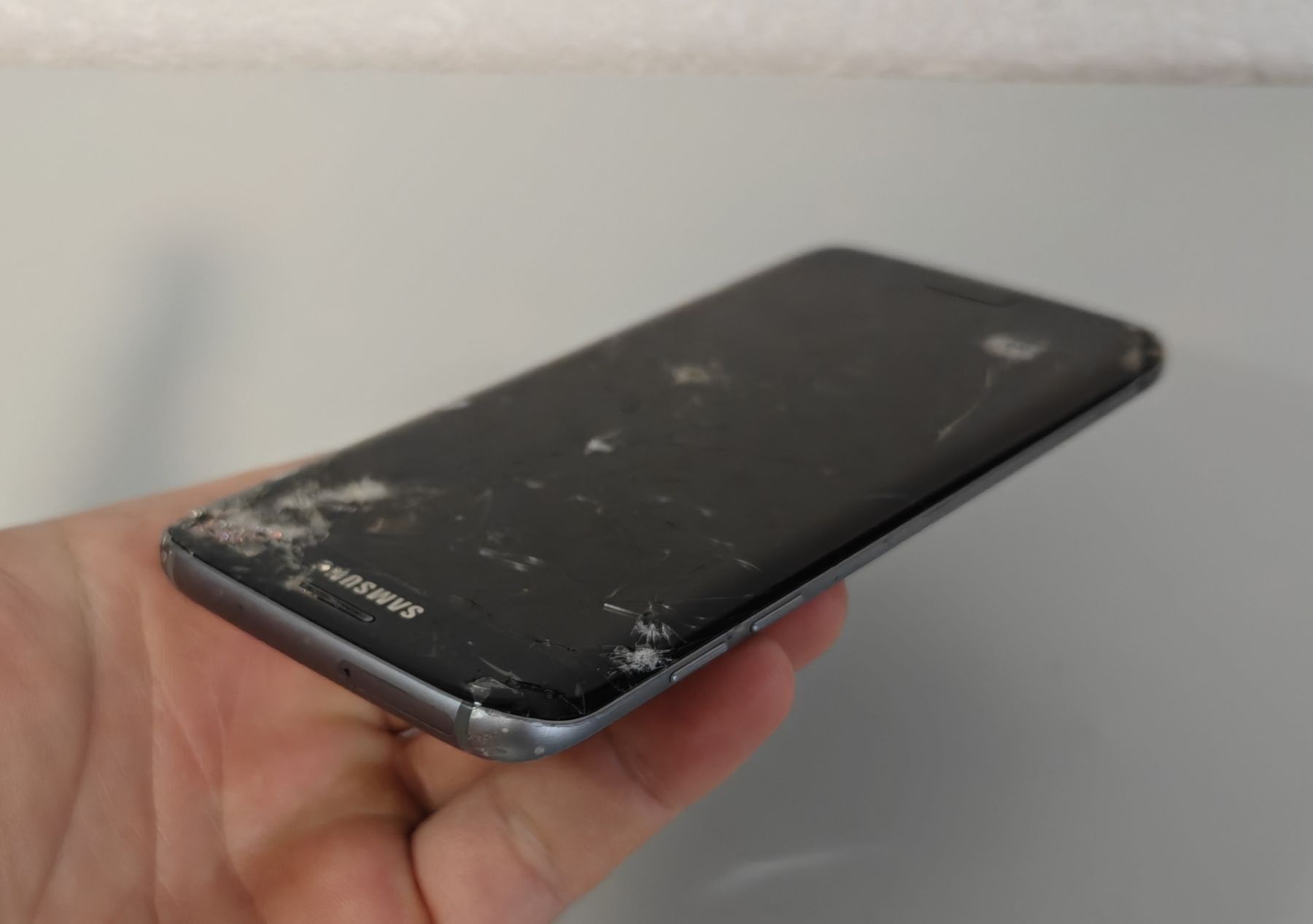 Samsung Telefoni cellulari / Smartphones: Samsung Galaxy S7 Edge – Difettoso da Ehrendingen venduto da Rocky985 3