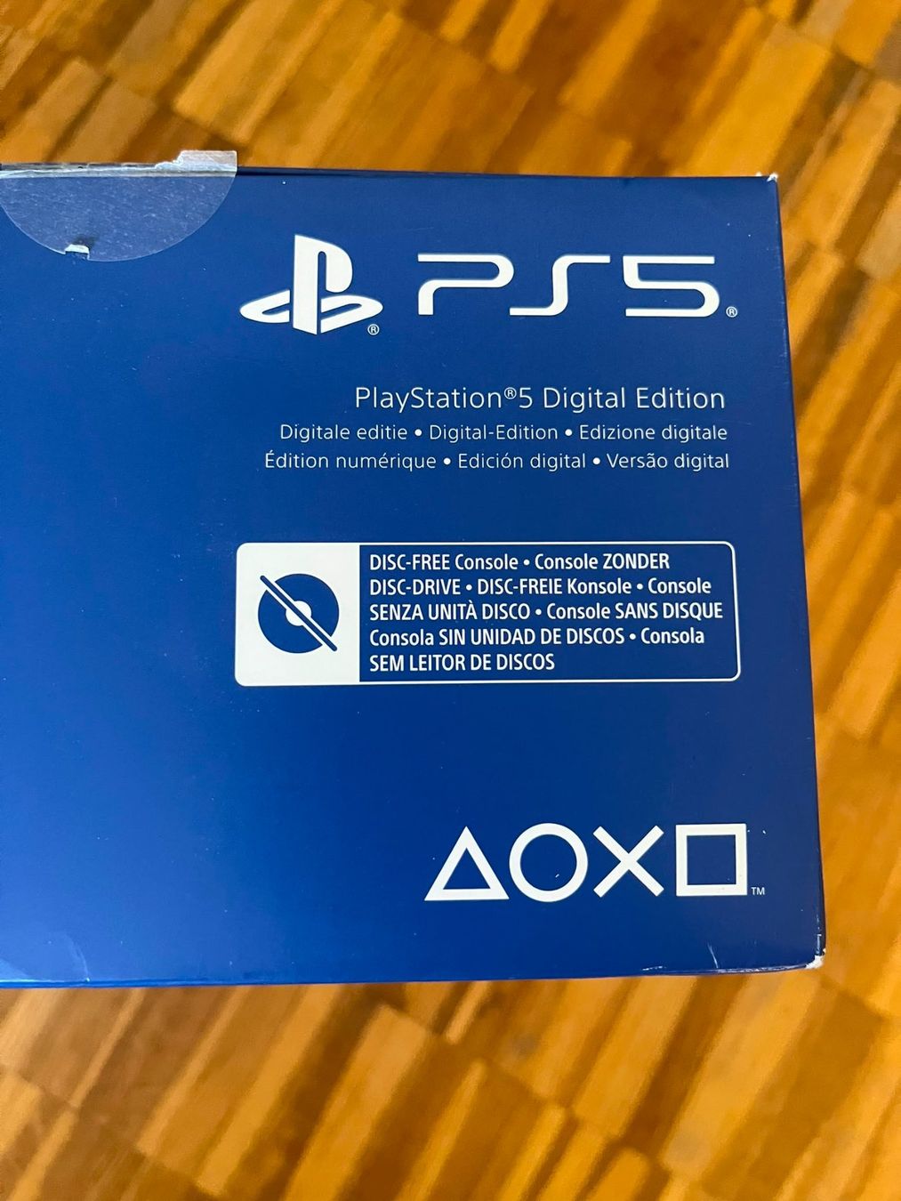 Sony Konsolen: Sony PlayStation 5 mit 2 Controller & Headset – Gebraucht aus Küssnacht am Rigi von Fueuerli 1