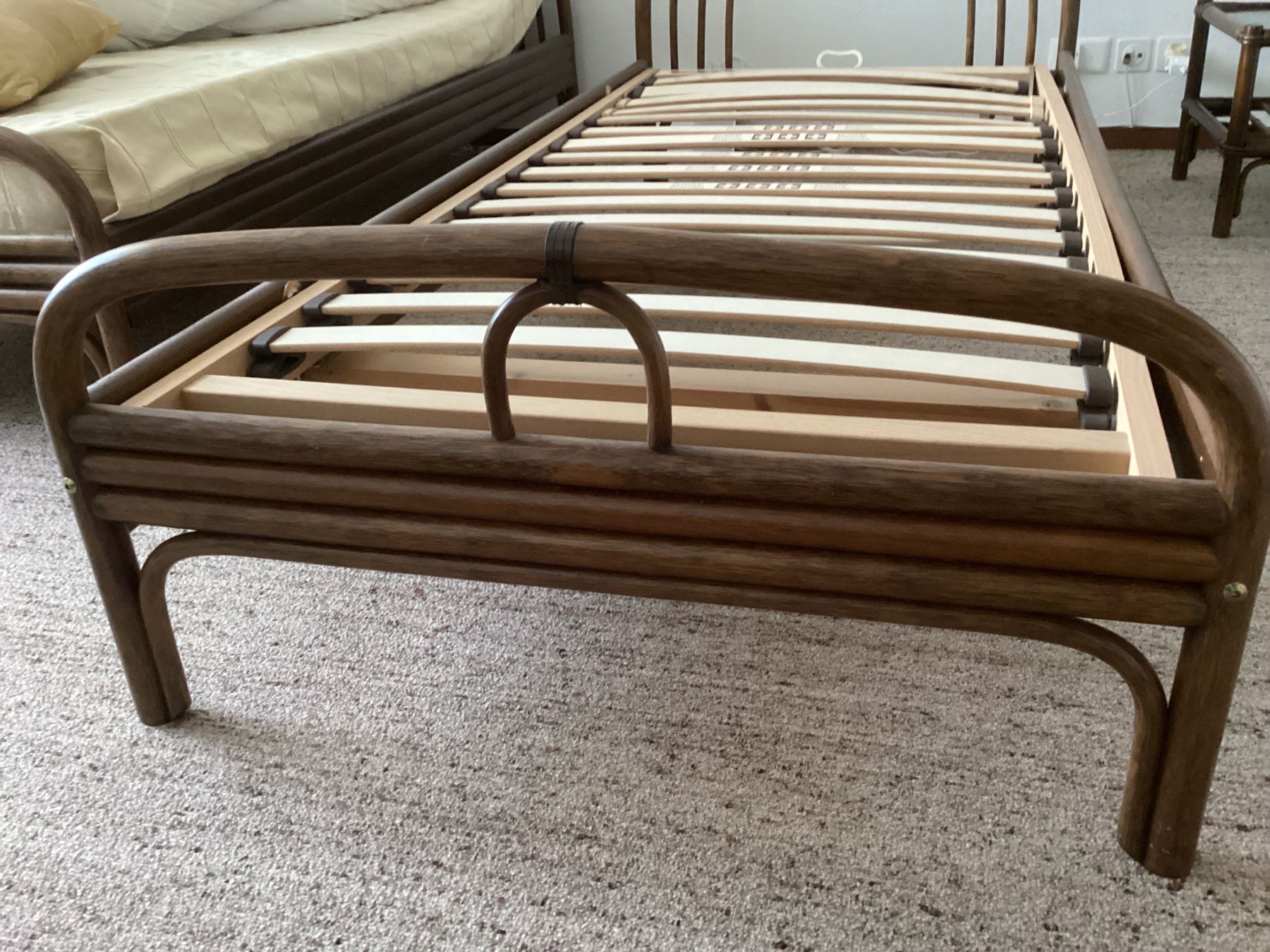 Letti: Holzbett aus Rattan mit Lattenrost – Usato da Goldau venduto da dgh_bwh7 2