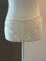 Tanga ecru mit Spitzen von Manor Gr. M
