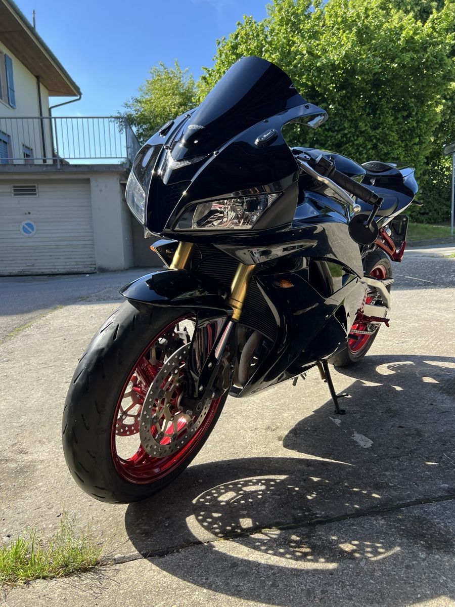 Honda Strada: Honda CBR 600 RR ABS – Usato da Hermrigen venduto da Snickers29 8