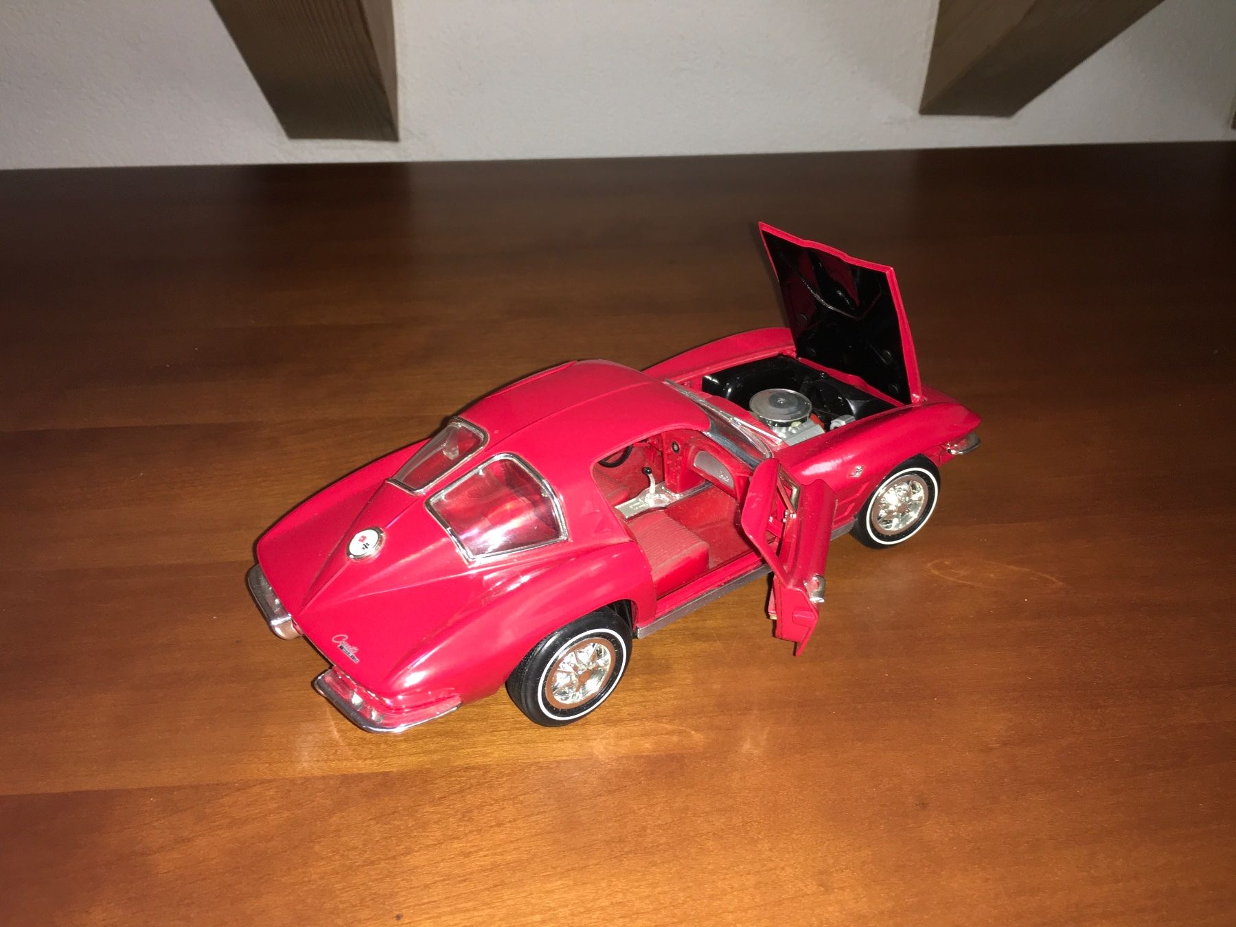 Chevrolet Modellini d'auto: 1963 Corvette C2 - 1/18 – Usato da Wohlen AG venduto da PrivatSammlung 2