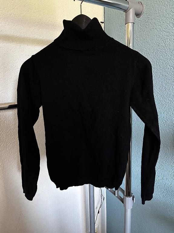 Pullover & Sweatshirts: Col roulé PULL&BEAR – Gebraucht aus Châtel-St-Denis von leacherre