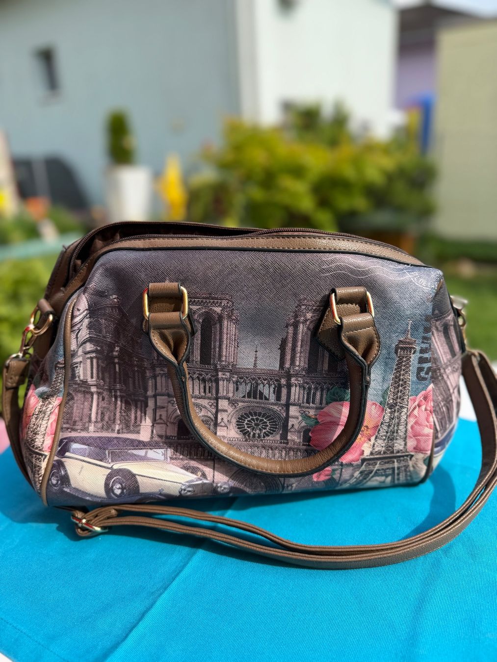 Borse da donna: Paris Tasche Handtasche mit Eiffelturm & Notre Dame – Usato da Cugnasco venduto da tizianaq
