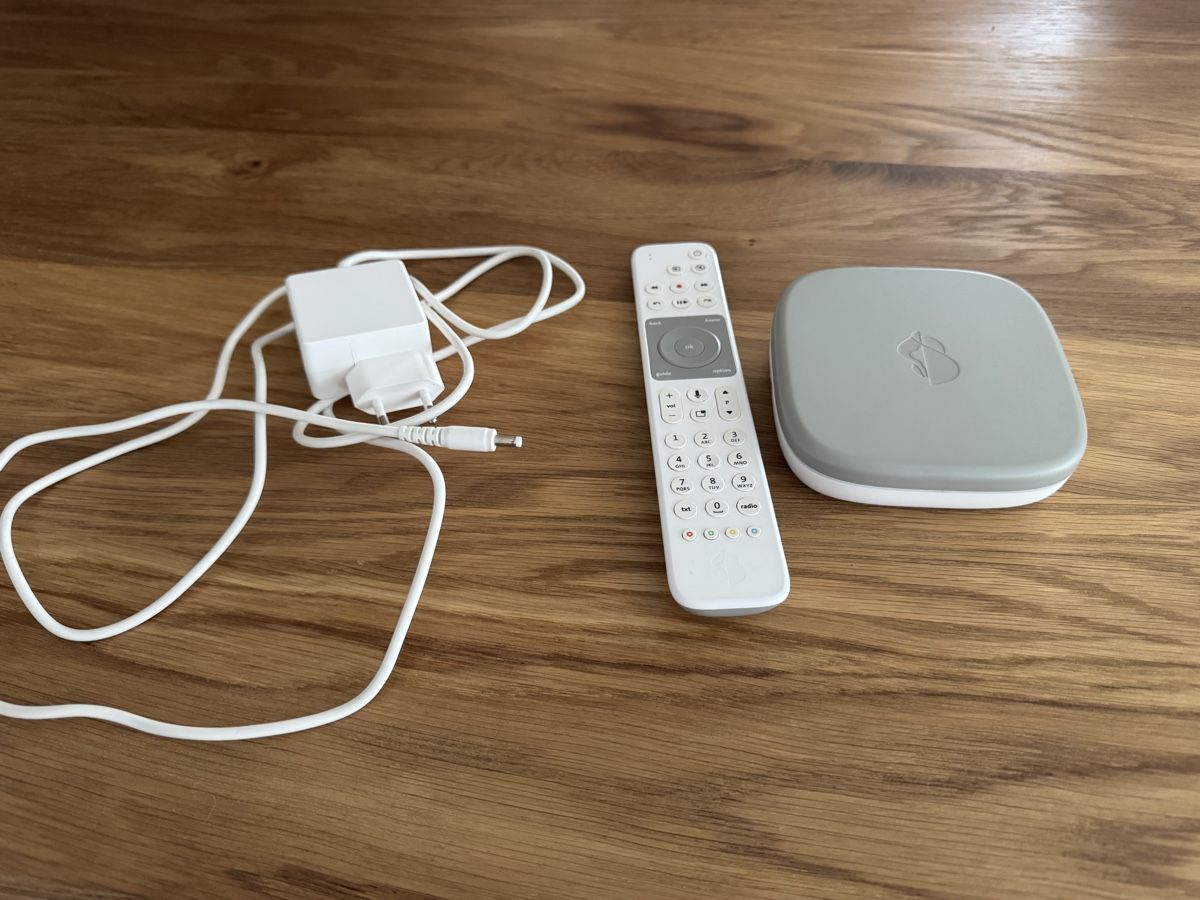Swisscom Modem & Router: Swisscom TV Set – Usato da Tuggen venduto da 2012prague