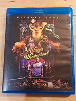 Blu-ray Willy‘ Wonderland mit Nicolas Cage. Mit 9 Fotokarten