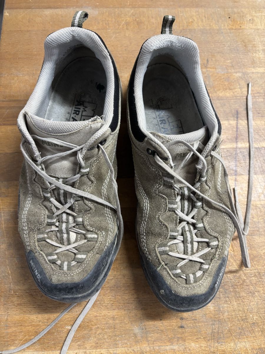 Meindl Herrenschuhe: Meindl Wanderschuhe passend Grösse 43 – Gebraucht aus Bern von gwilla