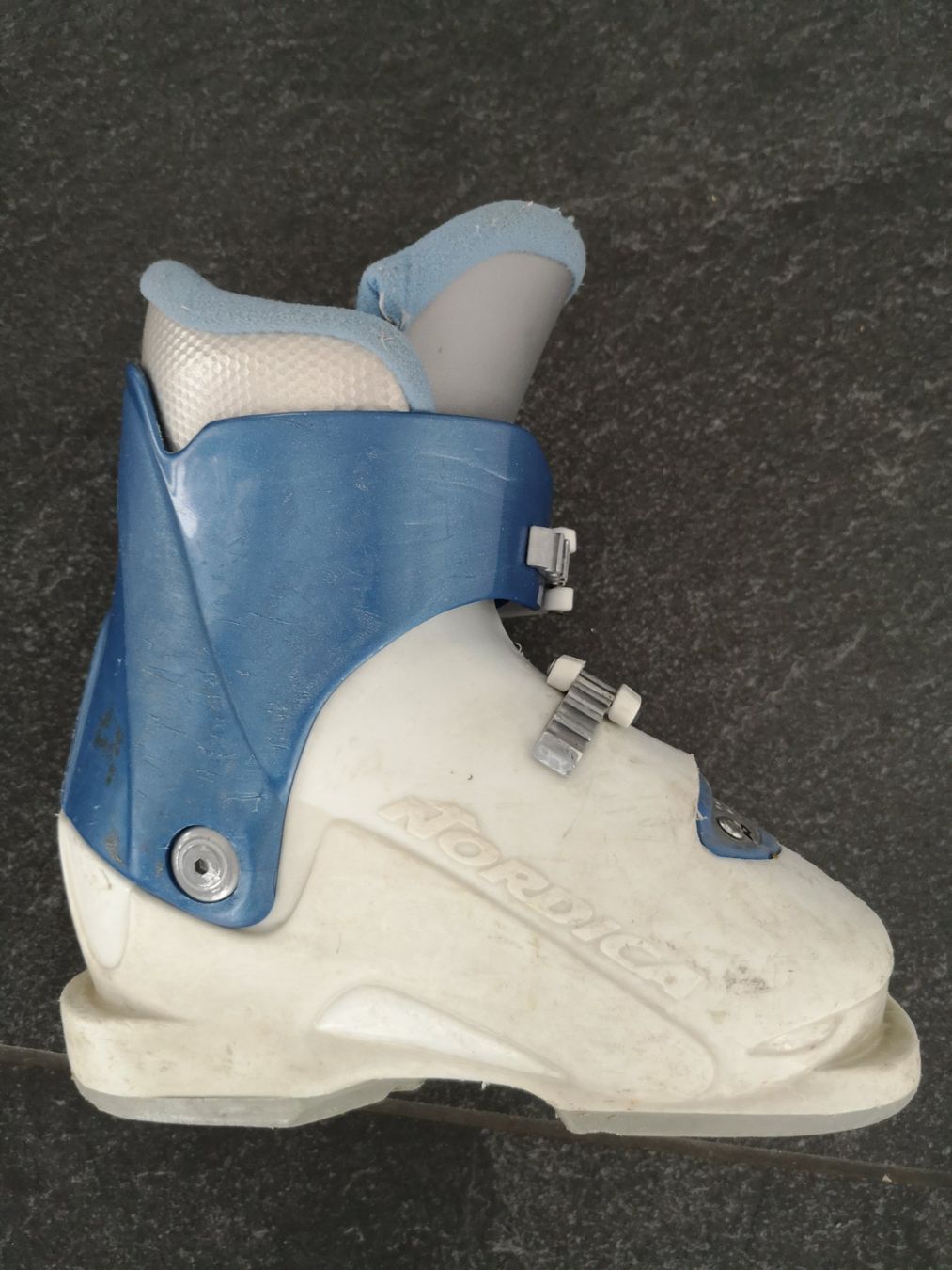 Nordica Scarpe per ragazzi: Kinderskischuhe 214 mm – Usato da Gipf-Oberfrick venduto da acneuc 1