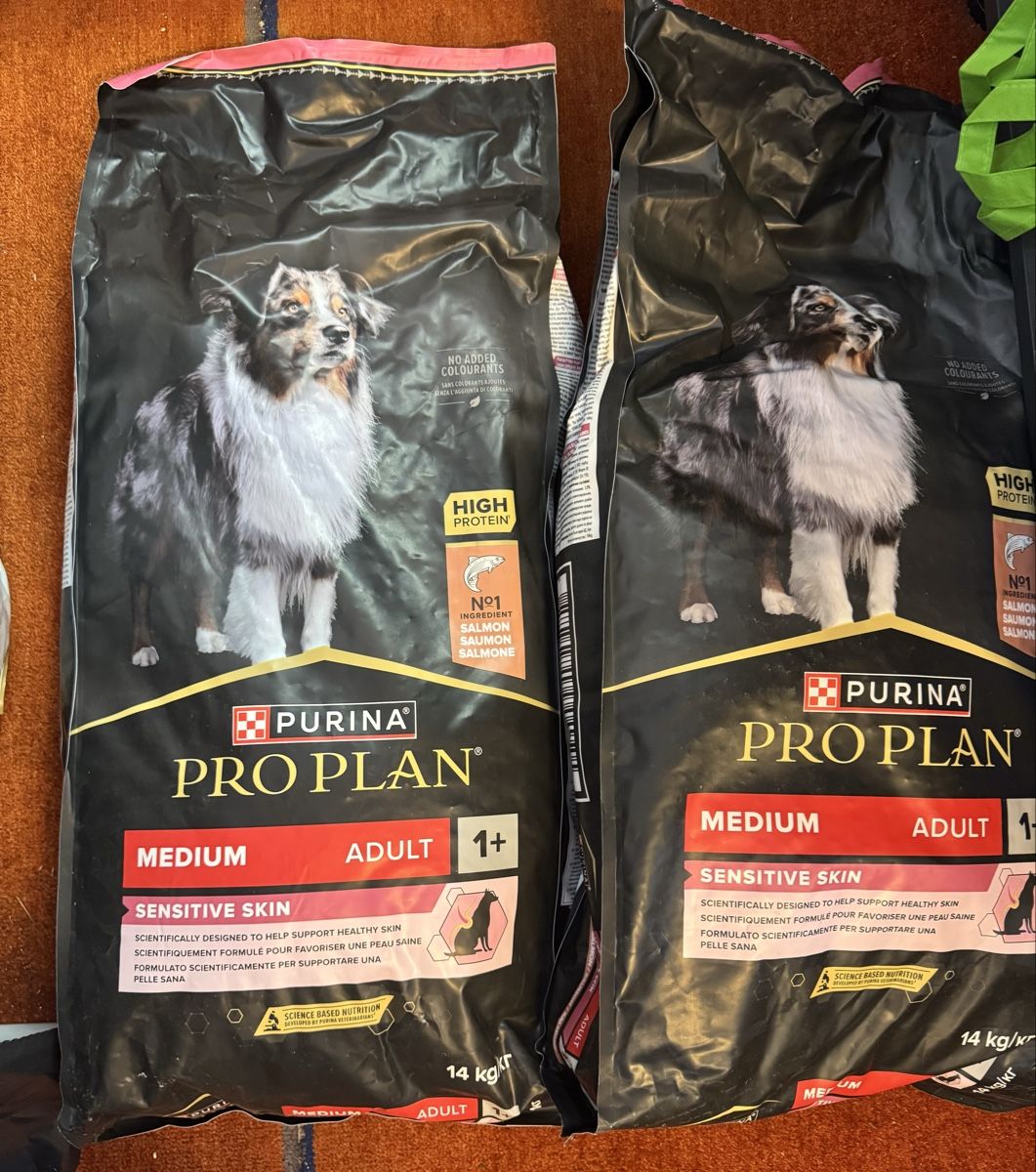 Mangimi: Hundefutter neu 2 stk.  – Nuovo (secondo la descrizione) da Schlieren venduto da Freundlich02