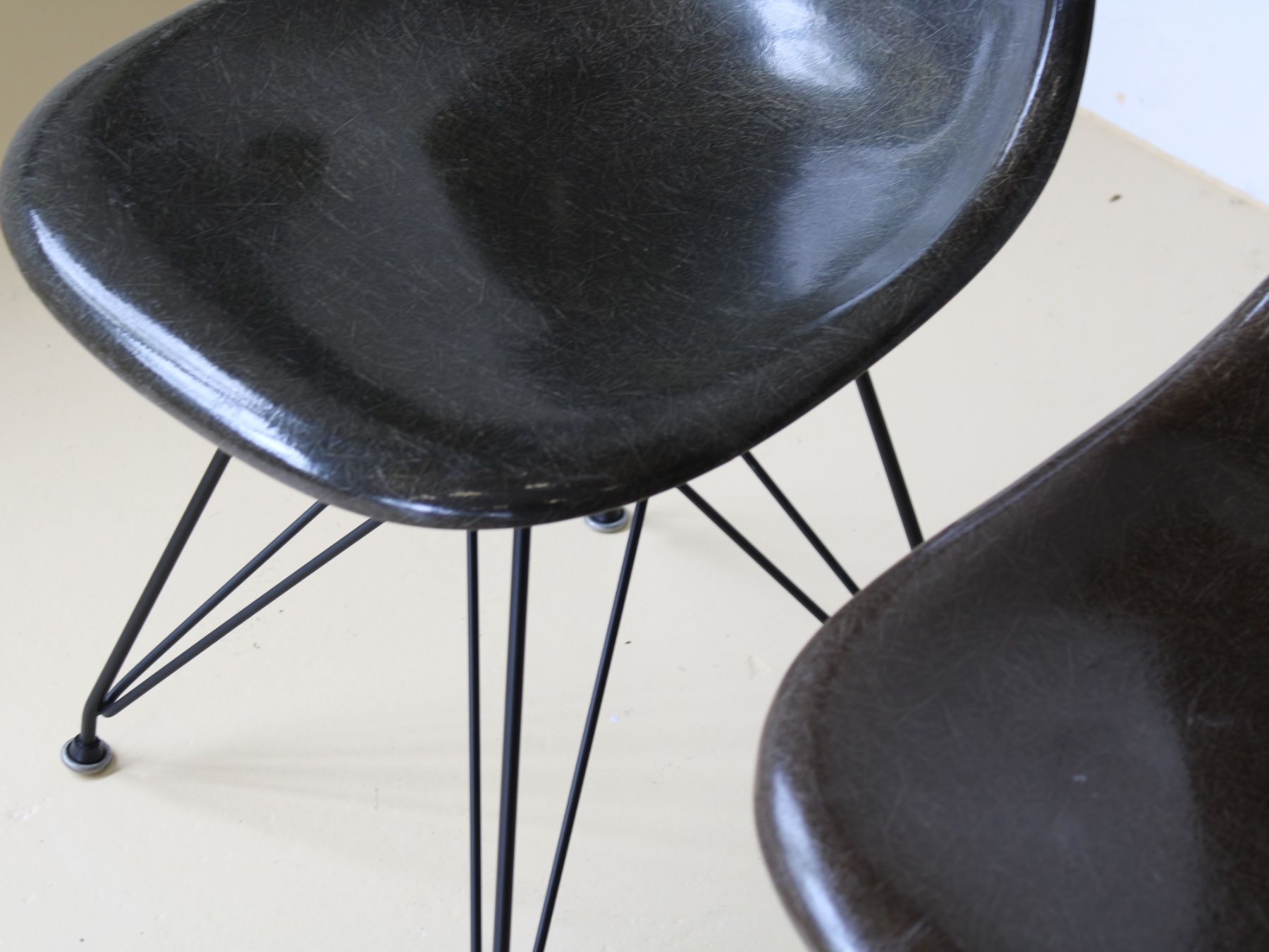 Herman Miller Sedie: Eames Fiberglas Stühle, Hermann Miller – Usato da Meinisberg venduto da atelier_TILIJA 3