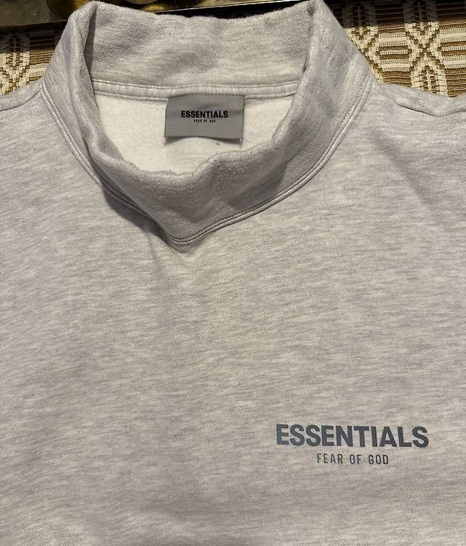 Pullover & Sweatshirts: Fear of God Essentials Core Collection Pullover Mockneck – Gebraucht aus Giornico von dan_5xpm 2