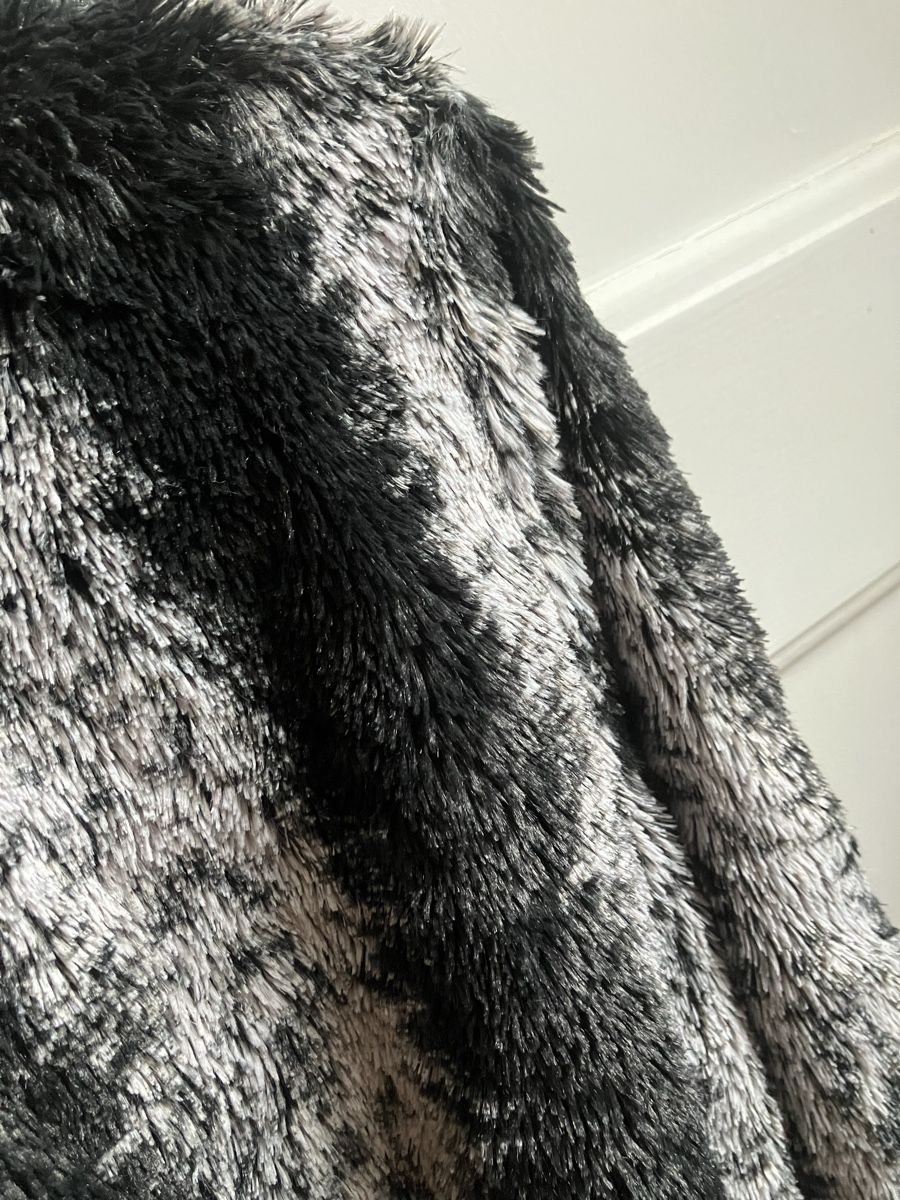 Maglioni & Felpe: Pull fausse fourrure rayé - Taille 38 – Usato da St-Aubin-Sauges venduto da Sonia-Ka 1