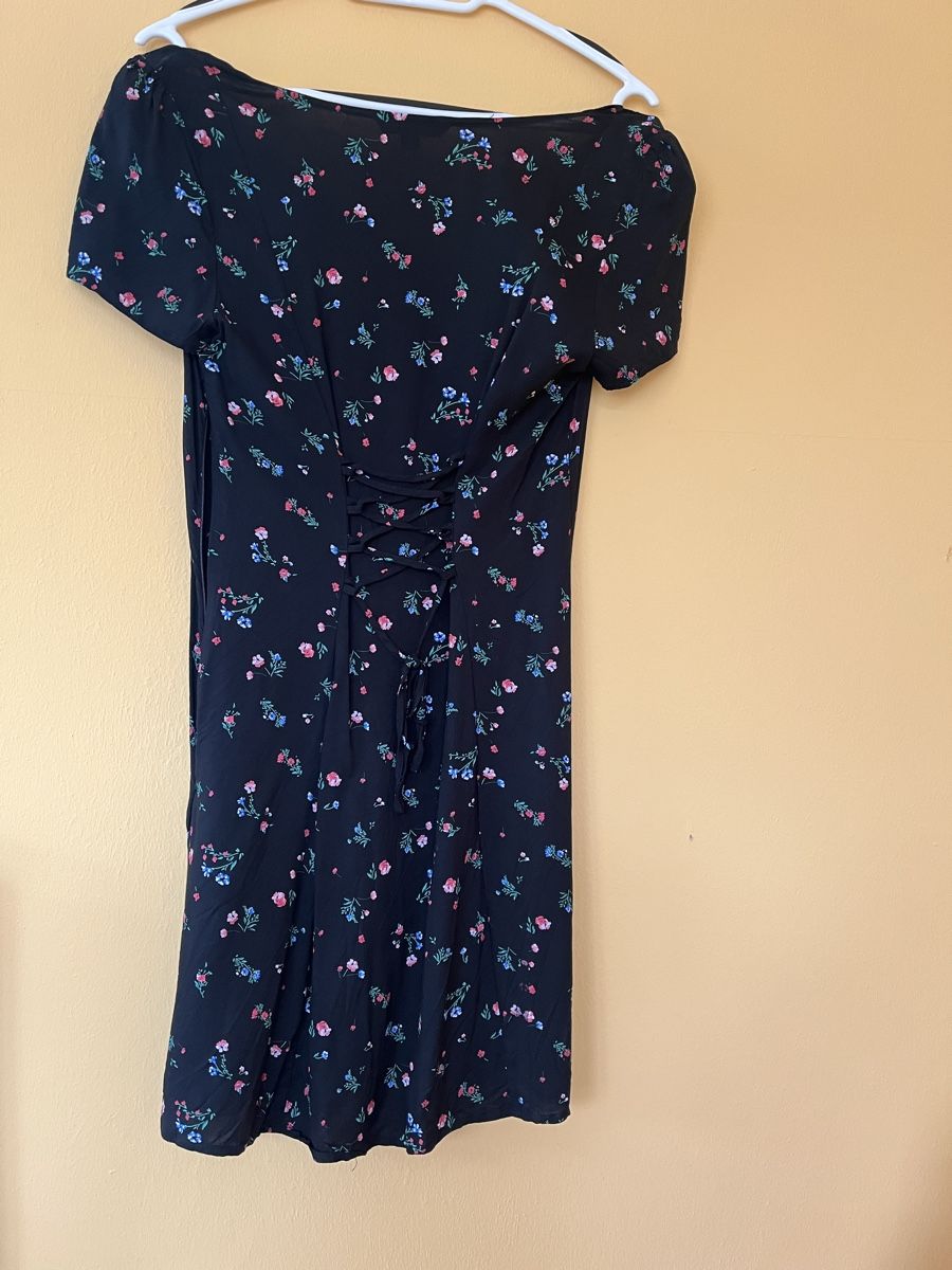 Tally Weijl Robes: Kleid Blumenmuster Gr, L – D'occasion à Wiggen par Zauber_fee