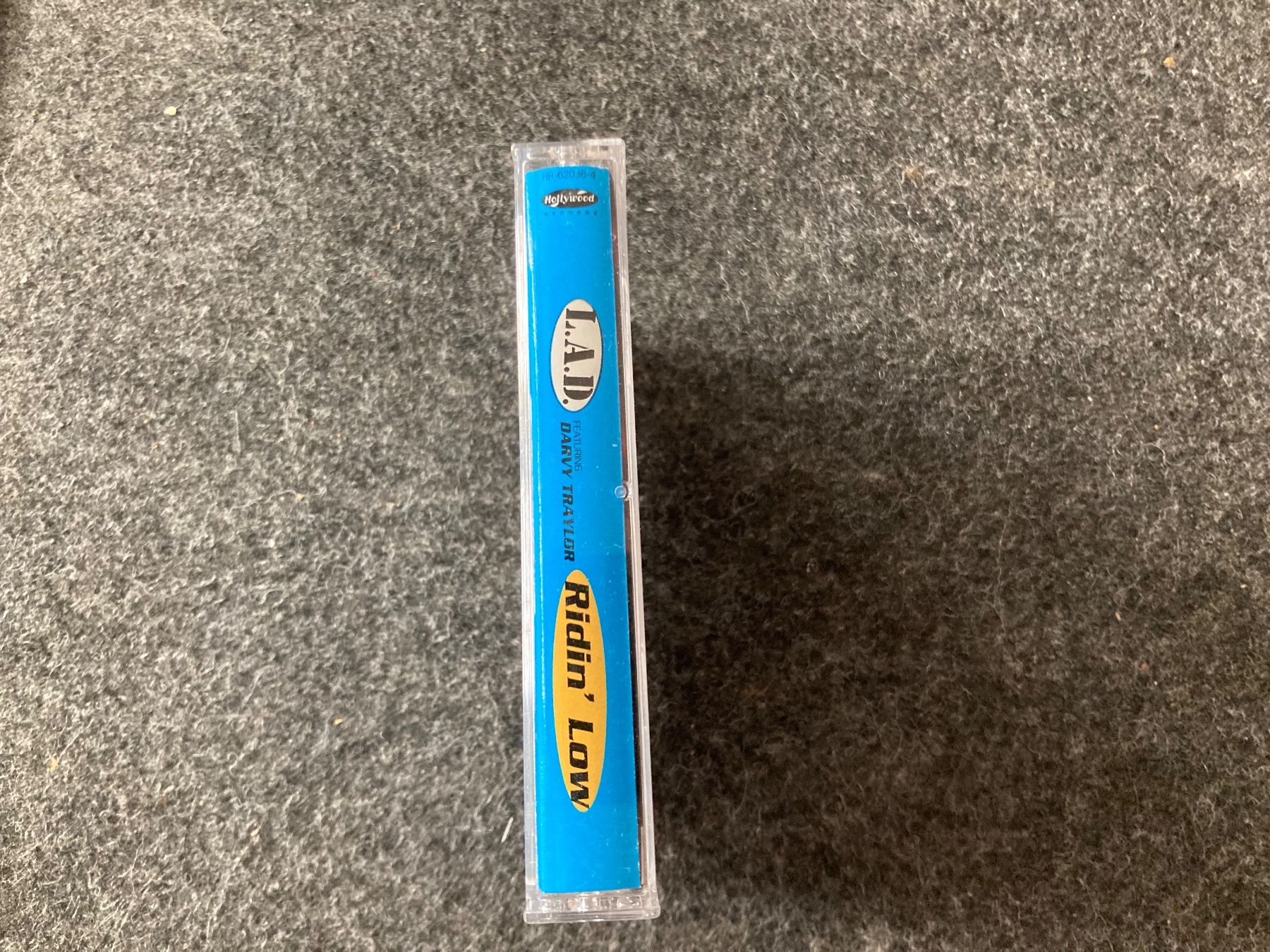Musicassette: L.A.D. Featuring Darvy Traylor - Ridin' Low (MC) – Usato da Fribourg venduto da Karushi 2