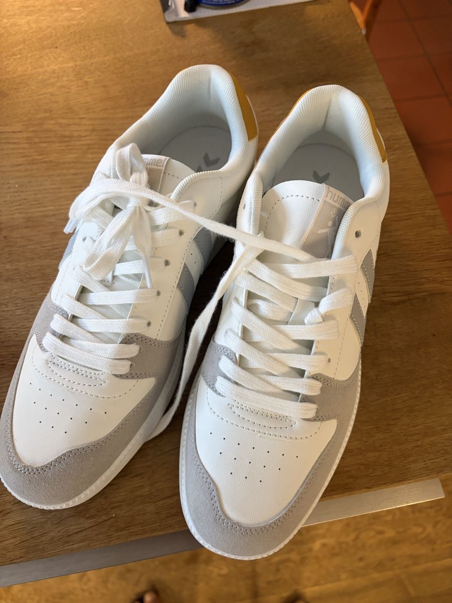 Hummel Herrenschuhe: Hummel Handball Perfekt Sneakers – Neu (gemäss Beschreibung) aus Oberwil BL von jon_9jpt
