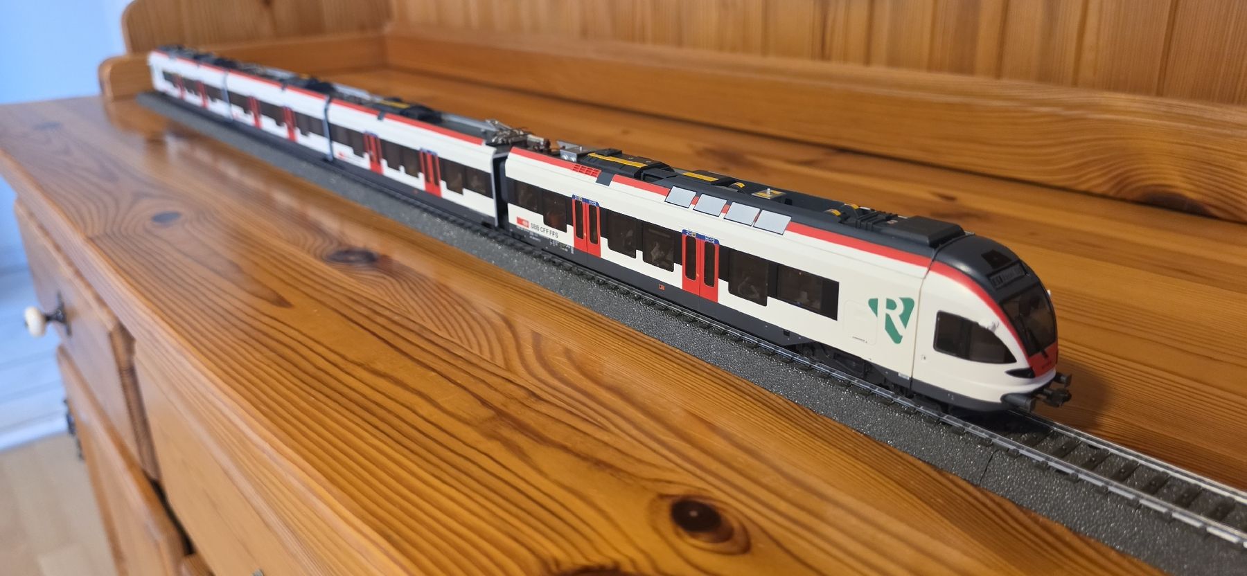 Liliput Modellini di ferrovie: Liliput SBB RABe 523 Flirt – Nuovo (secondo la descrizione) da Bettlach venduto da United83 2