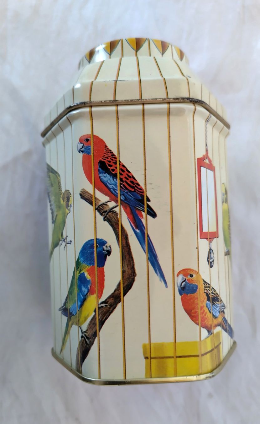 Altro in Decorazioni & Accessori: Vogel Blechdose "Vögel (Sittche) im Käfig" ab Fr. 5.- – Usato da Bellach venduto da JingleJerry 3