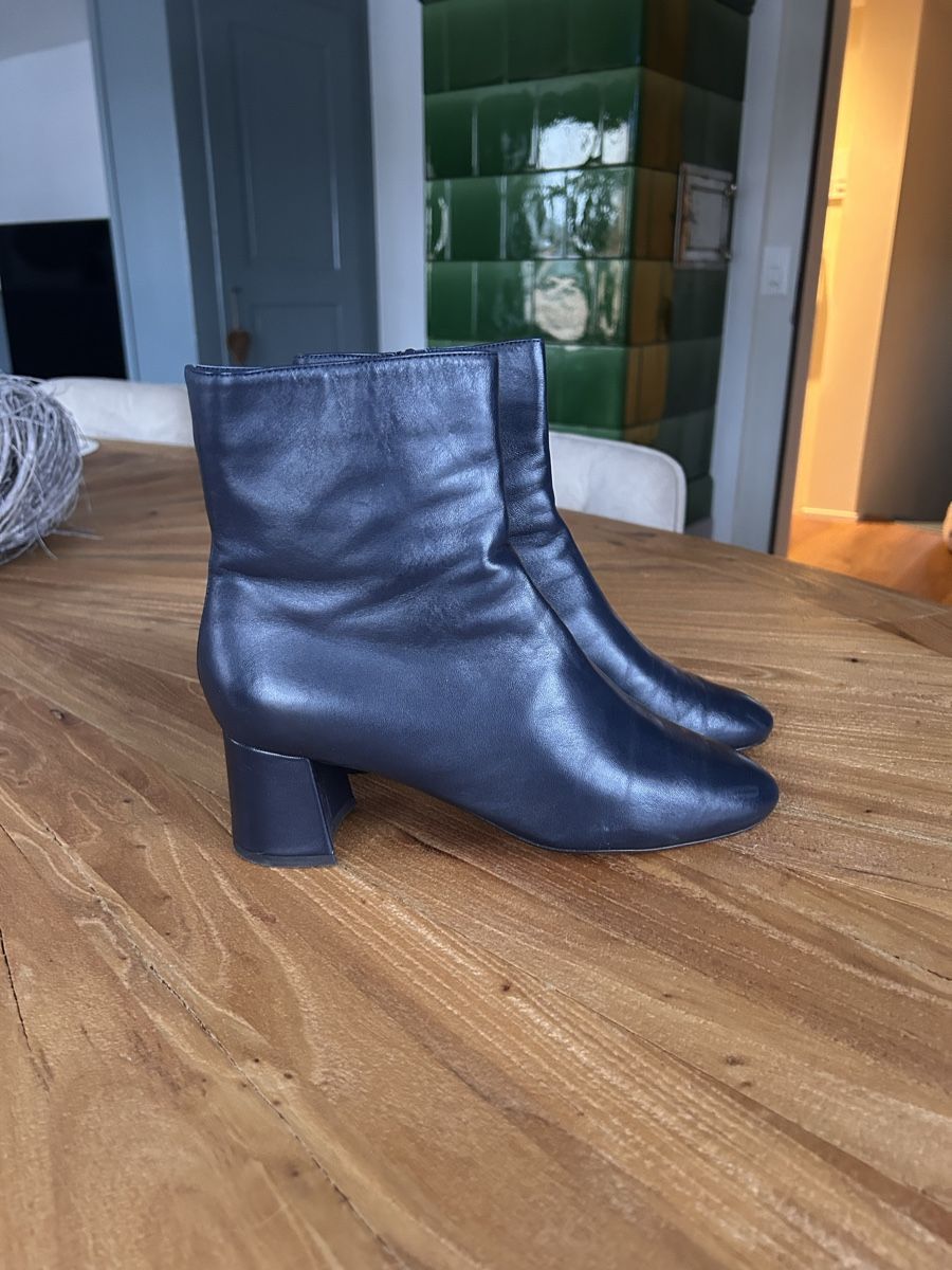 Chaussures femmes: Stiefelette dunkelblau – D'occasion à Frauenfeld par Pafe66