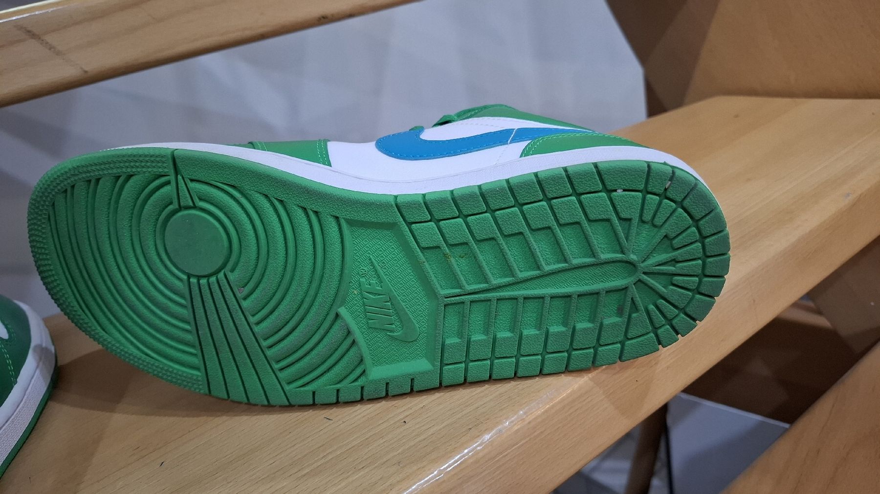 Jordan Scarpe da uomo: Air Jordan dunk low – Nuovo (secondo la descrizione) da Balzers venduto da mackfose 4