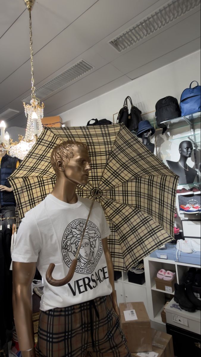 Burberry Ombrelli: Burberry Schirm mit Holzgriff, Neu – Nuovo e nell'imballaggio originale da Lachen SZ venduto da HelvetiaLuxury 6