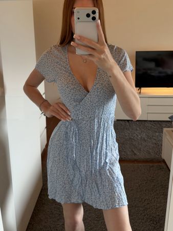Kleid blau geblümt