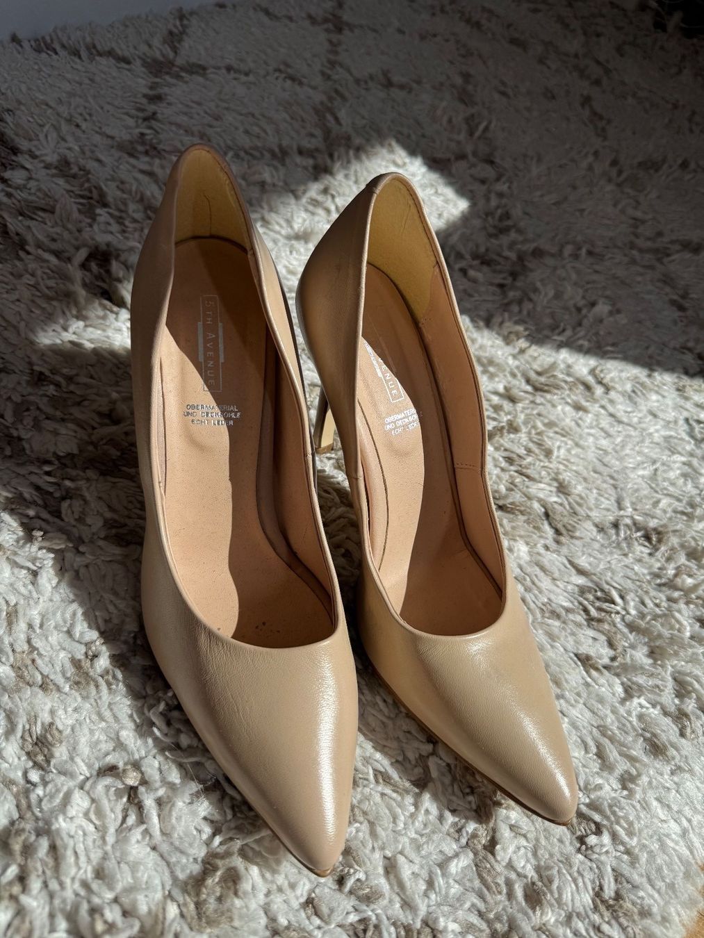 Scarpe da donna: Talons beiges pointus – Usato da Montreux venduto da Izapechee 1