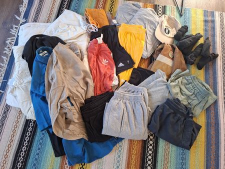 Grosses Kleiderpaket (assortiert)