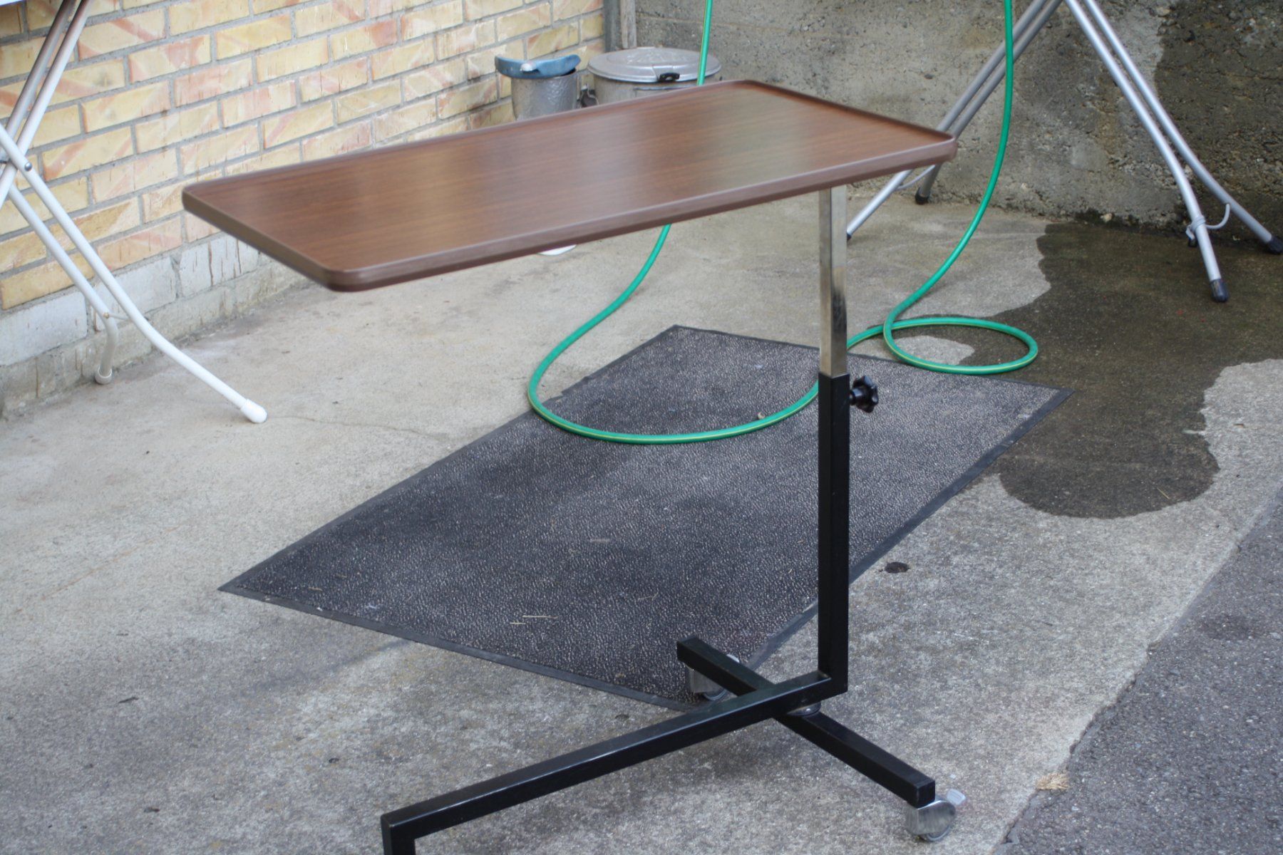 Tavoli: BEISTELLTISCH  ROLLTISCH KLAPPTISCH VINTAGE – Usato da Wauwil venduto da Pneuedy 1