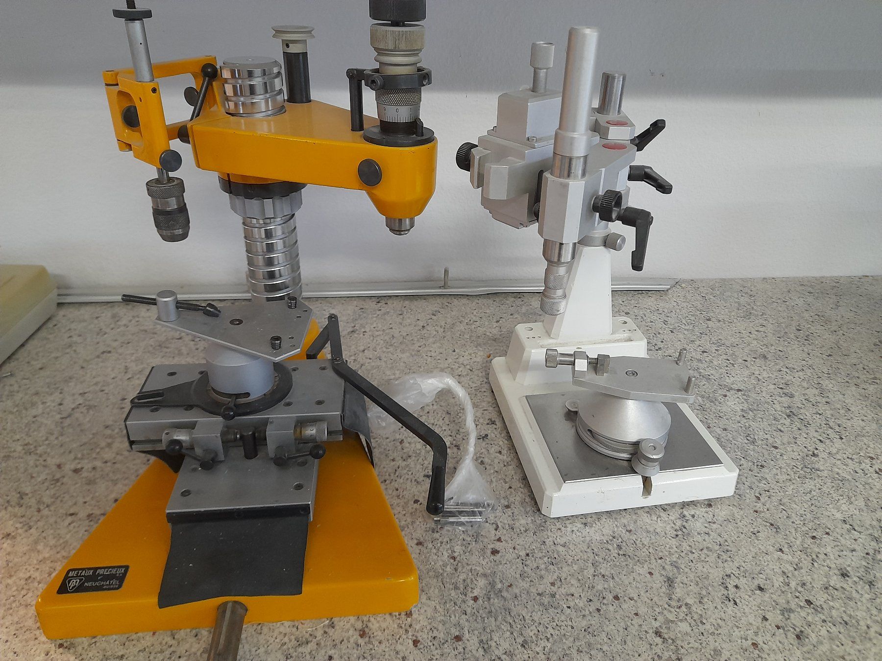 Tutte le macchine: 2 paralléliseurs pour laboratoire dentaire. – Usato da St-Aubin-Sauges venduto da bestplouc 1