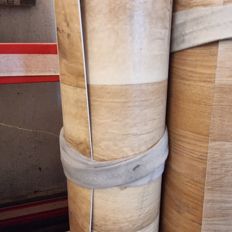 2x PVC Bodenbelag Rolle Restposten Kaufen auf Ricardo
