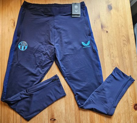 FC Zürich Trainerhosen NEU Castore Gr. XL FCZ Fussball Züri