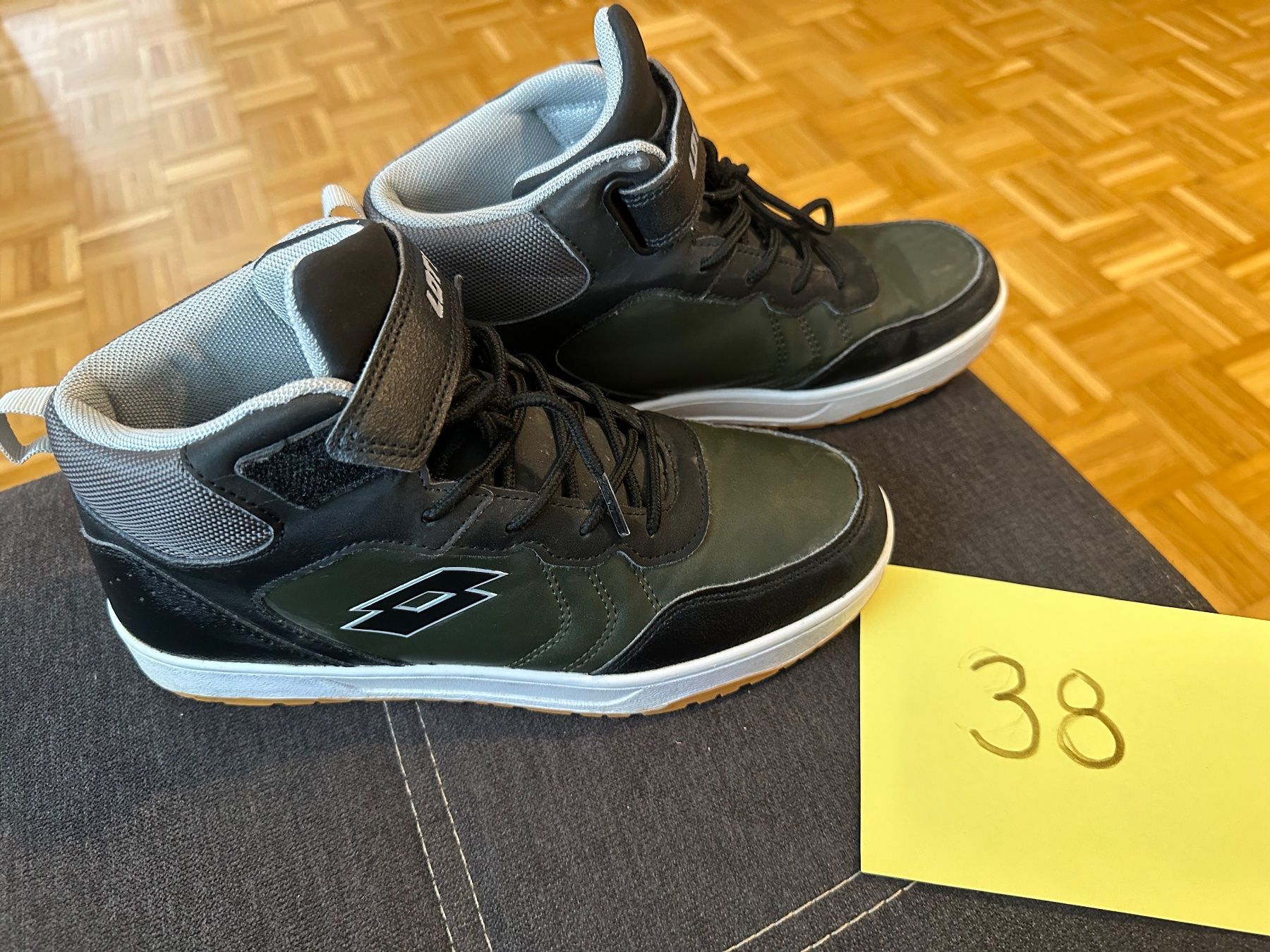Scarpe per ragazzi: Schuhe   9X Paar – Usato da Kloten venduto da Slavi75 2