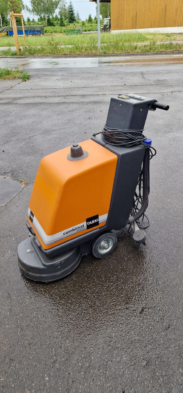 Toutes les machines: TASKI Combimat 500E – D'occasion à Tagelswangen par Axel_36