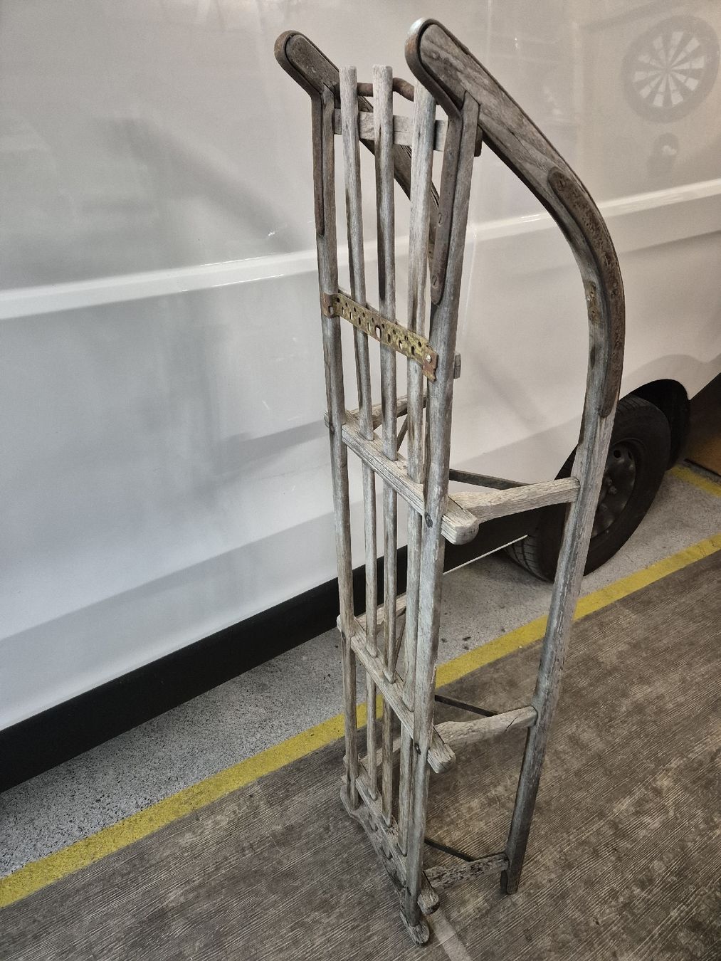 Tutte le decorazioni: Antiker Holzschlitten ca. 150cm lang, Deko – Usato da Frutigen venduto da Schoeggi105 3