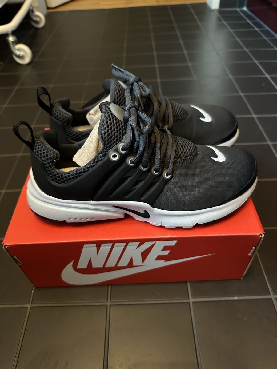 Nike Scarpe da uomo: Nike Presto Schwarz Grösse 36 – Usato da Bern venduto da Shininglove 2